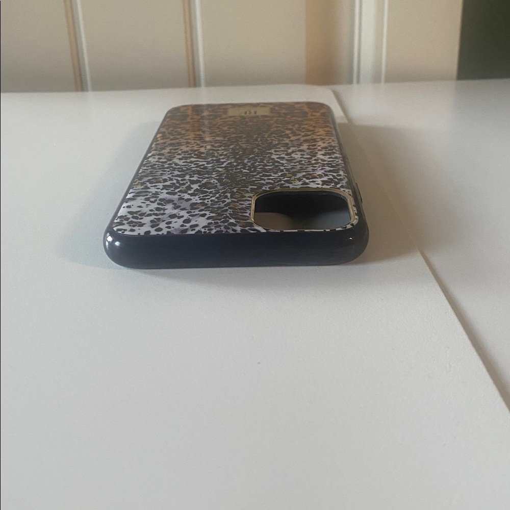 iPhone 11 Pro Max. Animal print phone case bundle - Picture 11 of 12